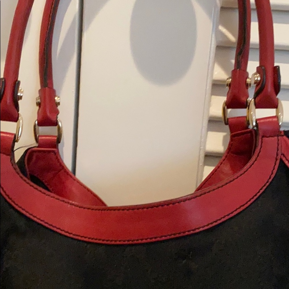 Black Gucci purse - Picture 5 of 7